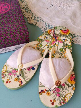 NWT Tory Burch New Ivory Promised land Thin Flip Flops Size 7M